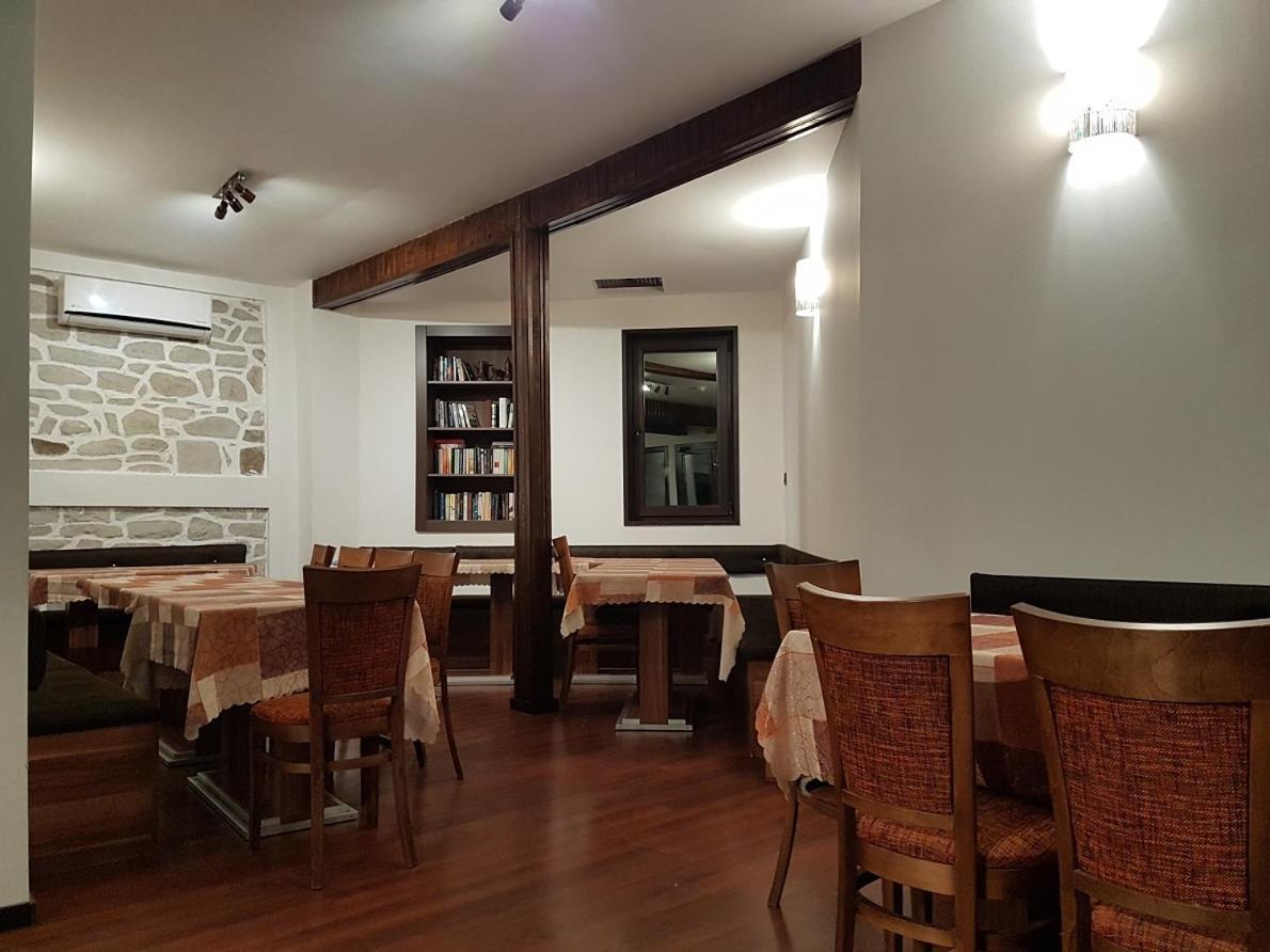 Trifon Zarezan Family Hotel Glavatarci Kültér fotó
