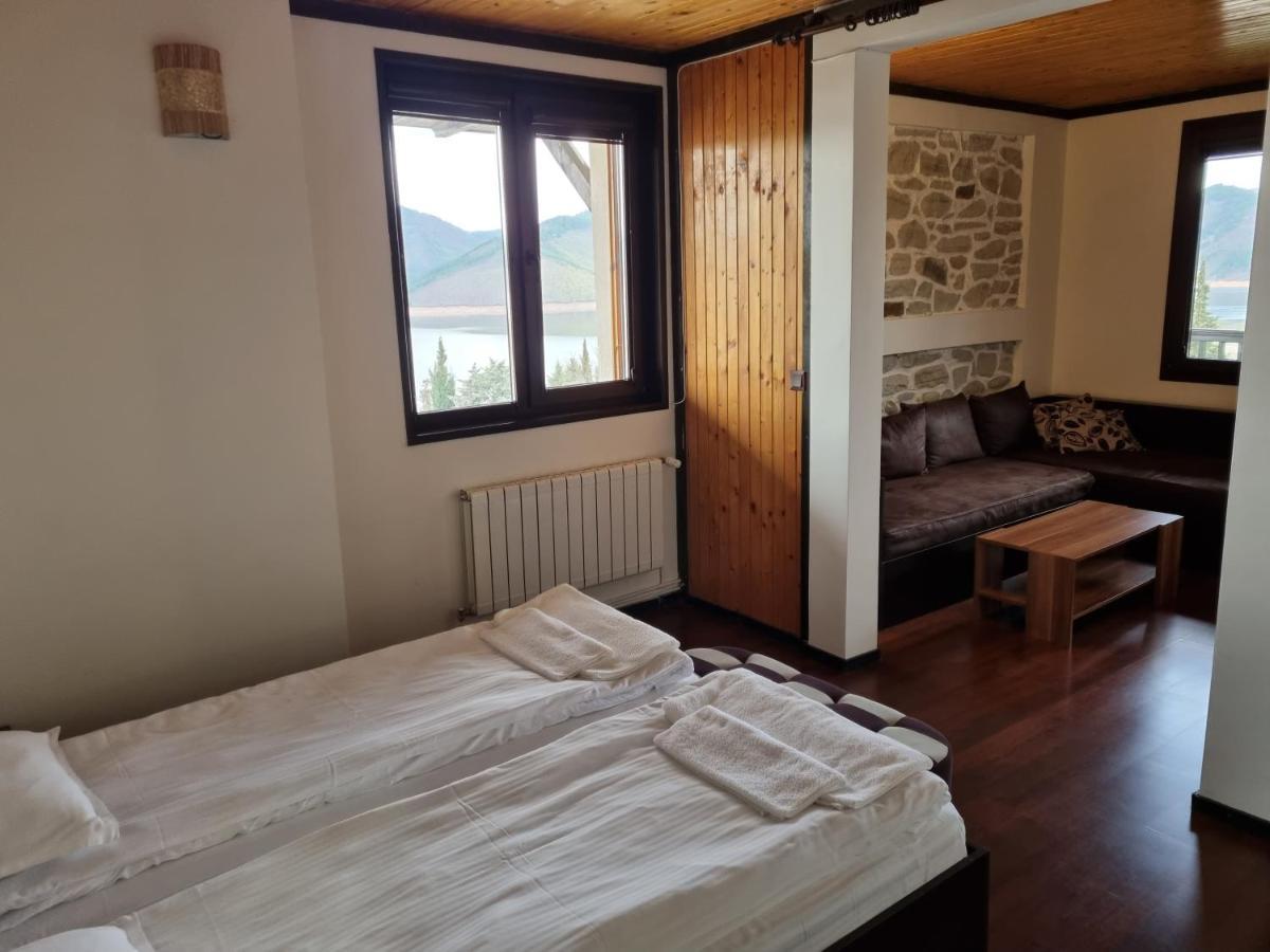 Trifon Zarezan Family Hotel Glavatarci Kültér fotó